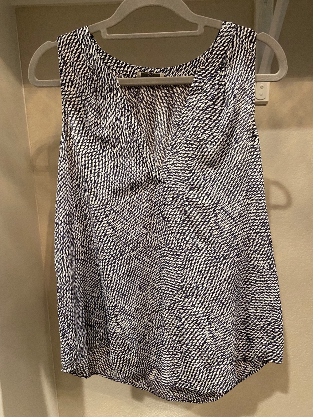 Joie Navy and White Patterned Silk Tank Top - Size M